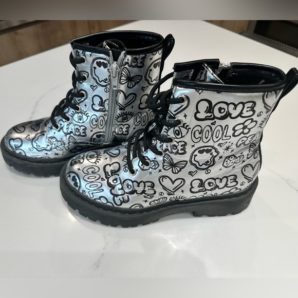 NWT Steve Madden - Girl’s size 3 boots/shoes - Picture 3 of 12